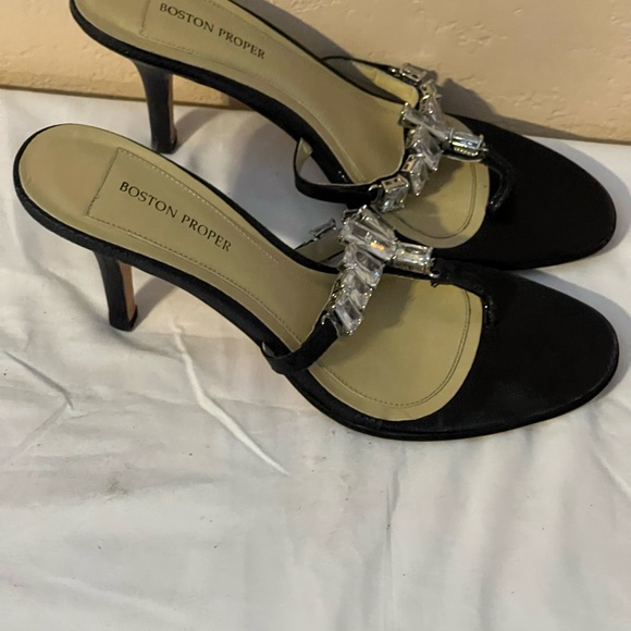 Sandals - Picture 2 of 4